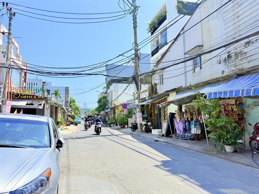 Hạ 4 tỷ! siêu phẩm lô góc 2 mặt phố  lê hữu trác  gần biển  dt 110m2 ngang 5,8m  giá cực tốt