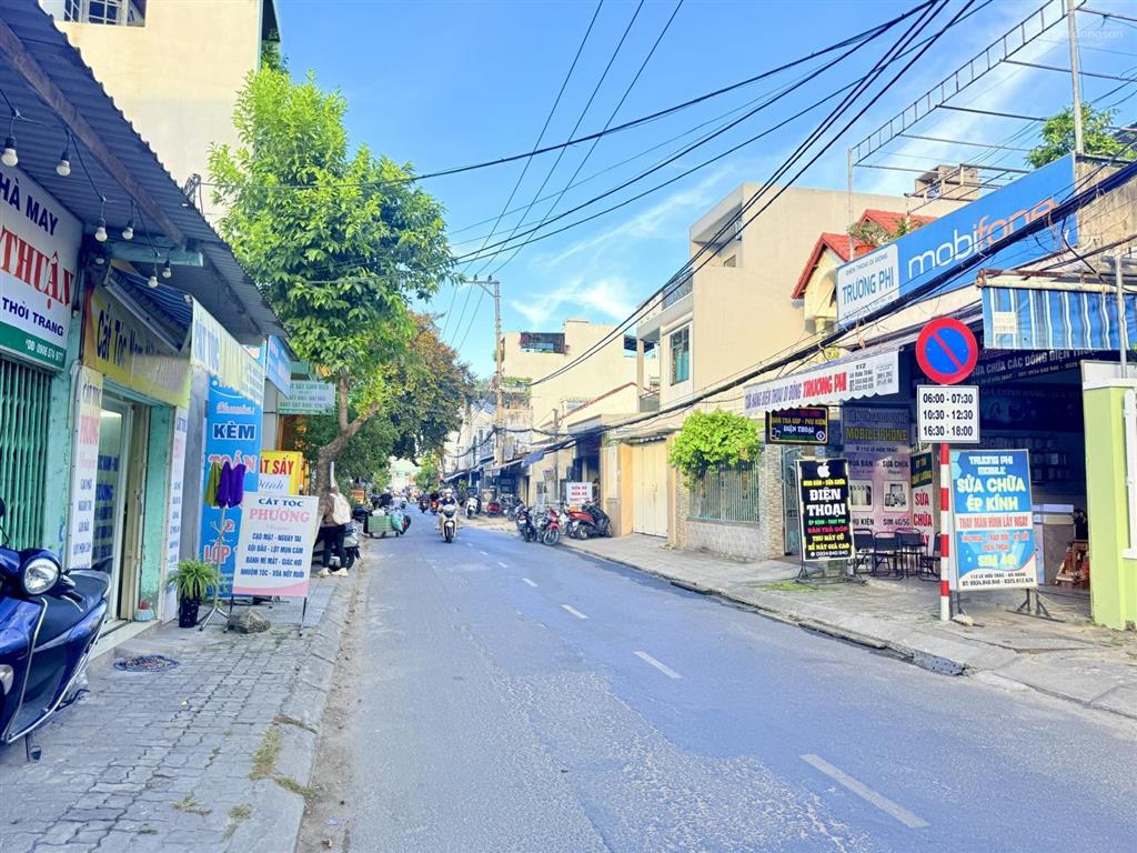 Hạ 4 tỷ! siêu phẩm lô góc 2 mặt phố  lê hữu trác  gần biển  dt 110m2 ngang 5,8m  giá cực tốt