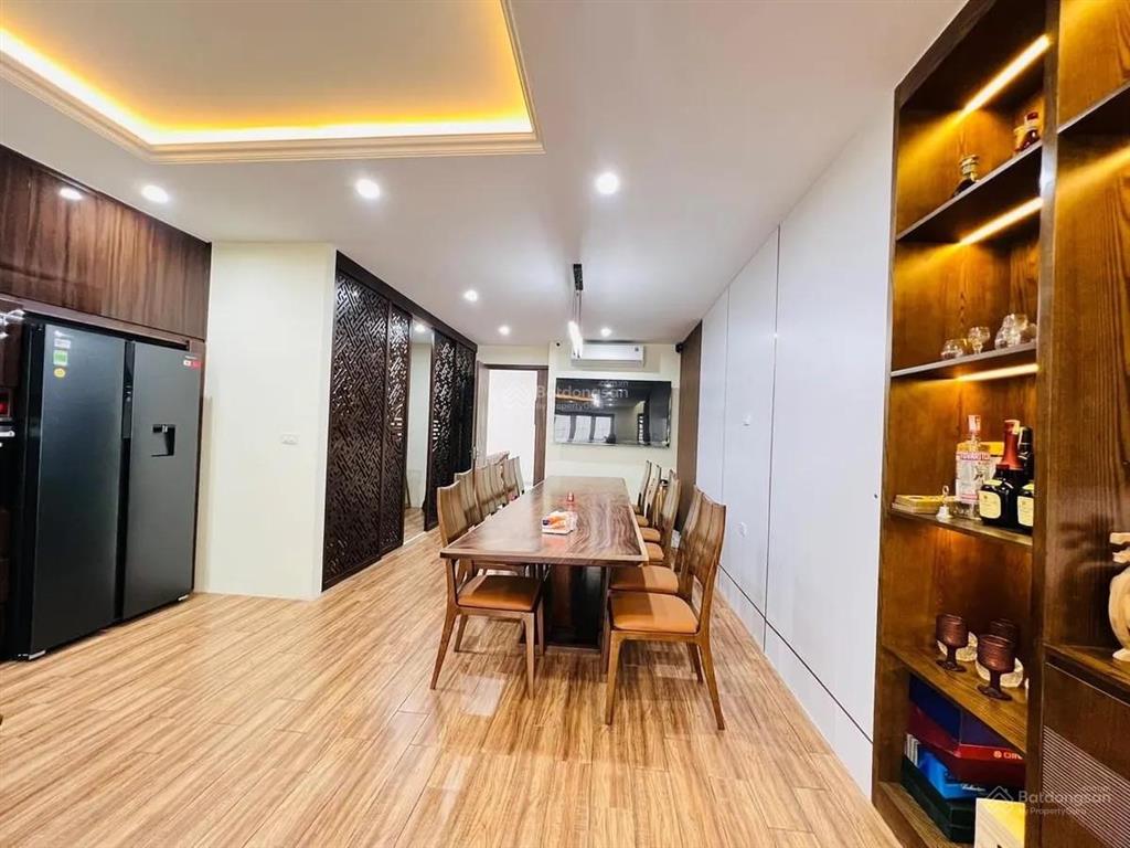 Siêu phẩm mặt phố hoàng hoa thám, mặt tiền 5.5m, 130m2 vỉa hè đá bóng, 41 tỷ