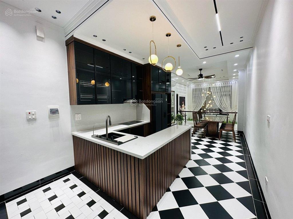 Siêu phẩm phân lô cán bộ tạ quang bửu hbtvỉa hè đá bóng mặt tiền 6.4m 125m2 30.8 tỷ