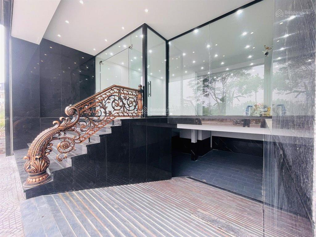 Người quengửi bán hàng siêu kín nhà phố tminh khai, 230m2, cho thuê 350tr/1 tháng, 124tỷ