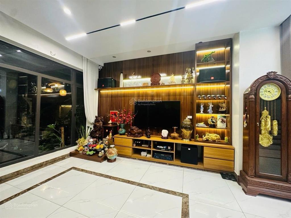 Người quengửi bán hàng siêu kín nhà phố tminh khai, 230m2, cho thuê 350tr/1 tháng, 124tỷ