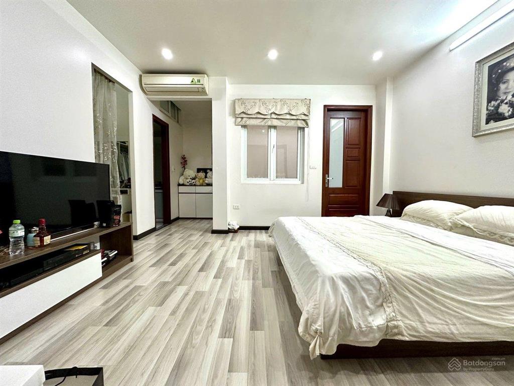 Hàng kín minh khai lô góc 65m mặt tiền 7m ô tô thông 14,5 tỷ