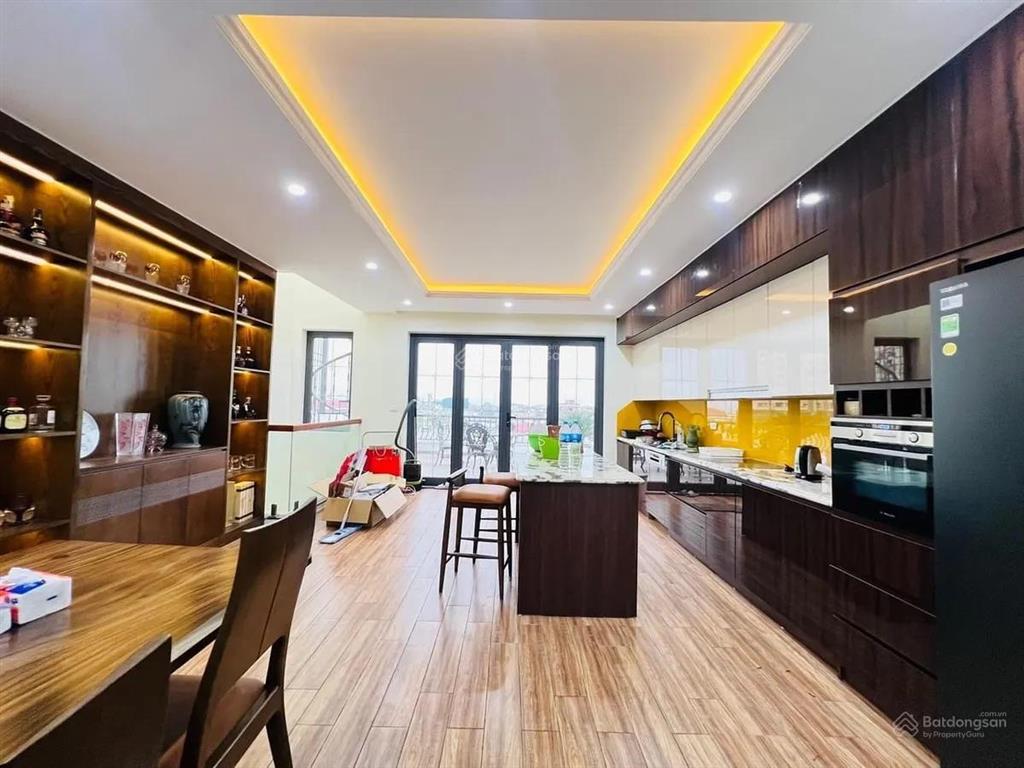 Siêu phẩm mặt phố đại la, mặt tiền 5.5m, 45m2 vỉa hè đá bóng, 28 tỷ