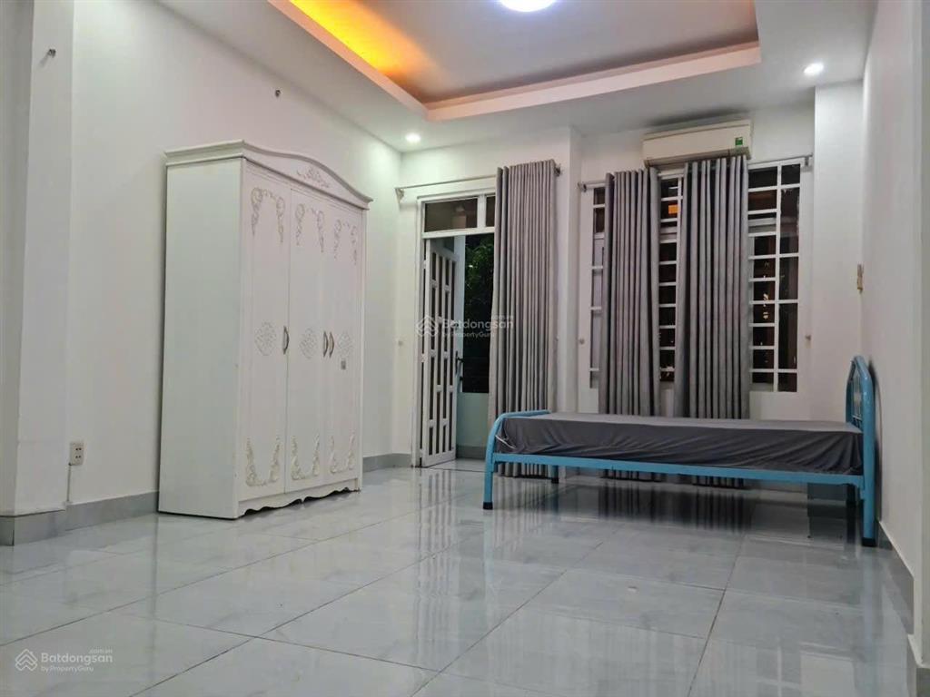Chính chủ cho thuê phòng trọ đường cộng hòa  c12 ban công mới 100% mặt tiền, p13, tân bình