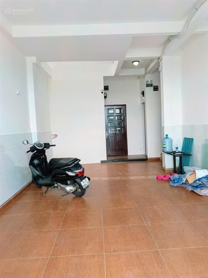 Chính chủ cho thuê phòng trọ đường cộng hòa  c12 ban công mới 100% mặt tiền, p13, tân bình