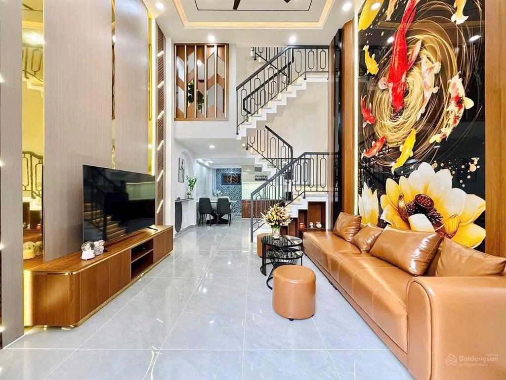 Bán lỗ! nhà trung tâm  sổ riêng  ở ngay giá 5tỷ150 tại huỳnh tấn phát, q.7 hẻm vào oto rộng rãi