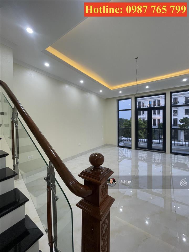 Căn cho thuê thô nguyên bản, có thang máy tại louis city hoàng mai