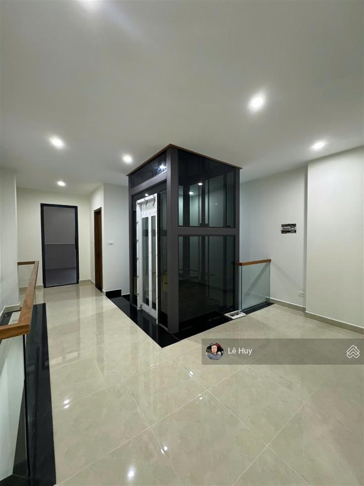 Căn cho thuê thô nguyên bản, có thang máy tại louis city hoàng mai
