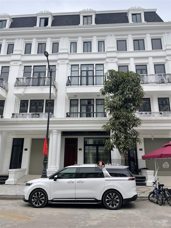 Căn cho thuê thô nguyên bản, có thang máy tại louis city hoàng mai
