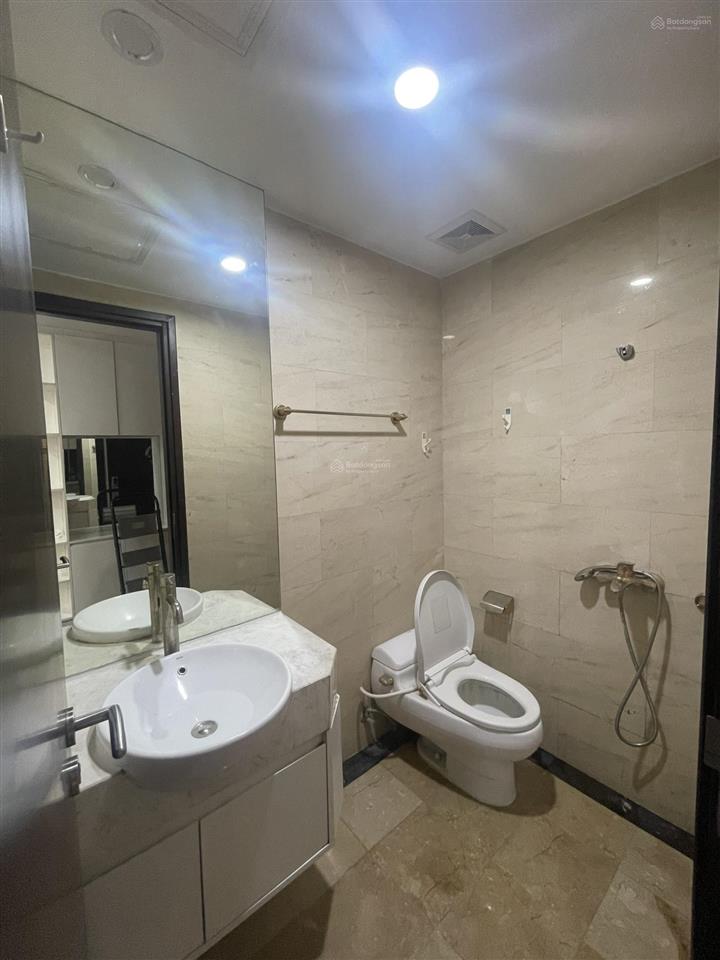 Chính chủ bán nhanh trong tháng 9/2026 căn 2pn, 2vs rộng 70m2, view sông tại cc hoà bình green city