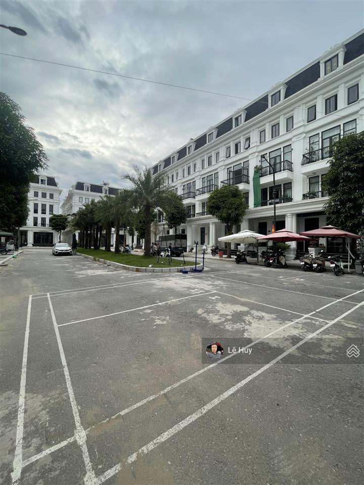 Chuyển nhượng nhanh căn liền kề  hướng bắc, gần đường louis 10, giá nhỉnh 29 tỷ.  0987 765 ***