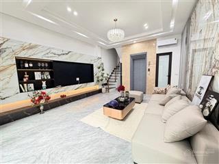 Bán nhà thái hà 40m  dân xây mới  6 tầng  thang máy  full nội thất  15m ra phố  giá 18,5 tỷ
