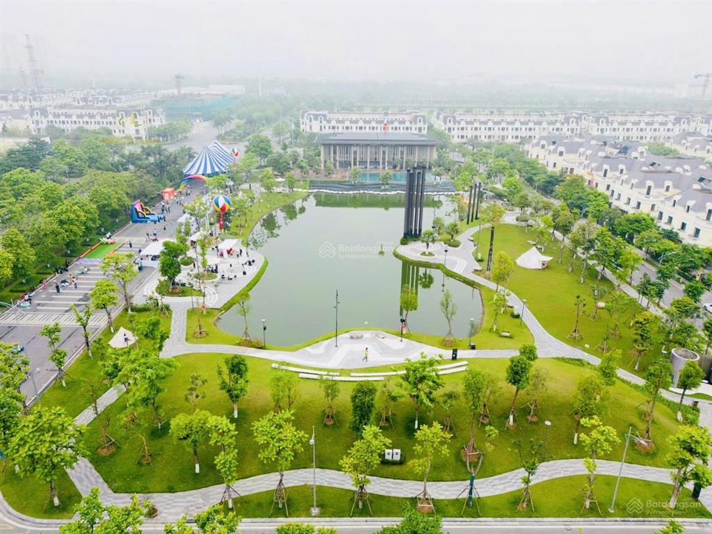 Em huyền trang xin gửi anh chị căn liền kề 122m2 đường 30m, view hồ, công viên, trung tâm chỉ 24 tỷ