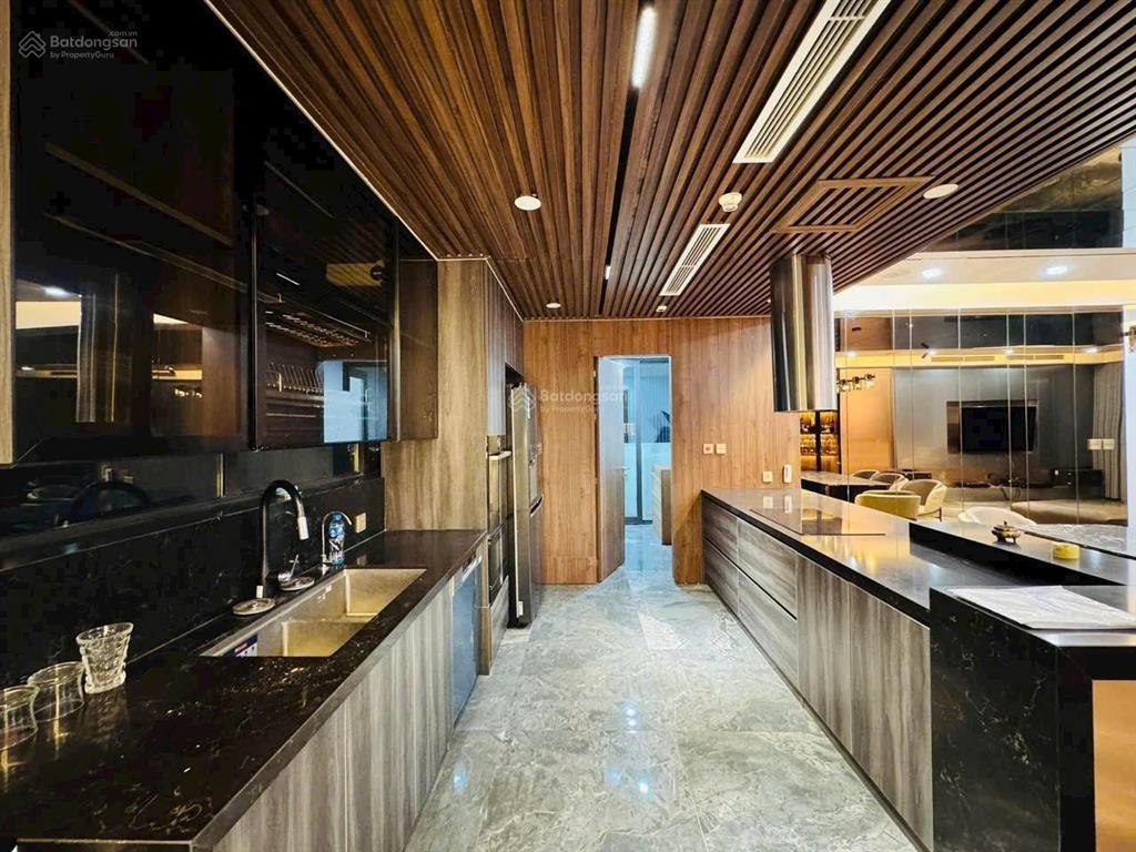 Xin gửi quý anh chị căn góc 190m2, thang máy riêng, 3pn tầng trung cực  giá đối ngoại 29 tỷ full