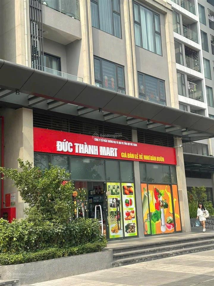 Bán shophouse mặt sảnh trục chính rẻ hơn tt 15%, dt 60m2  12 tỷ (đang cho thuê 45tr/tháng). quá ổn
