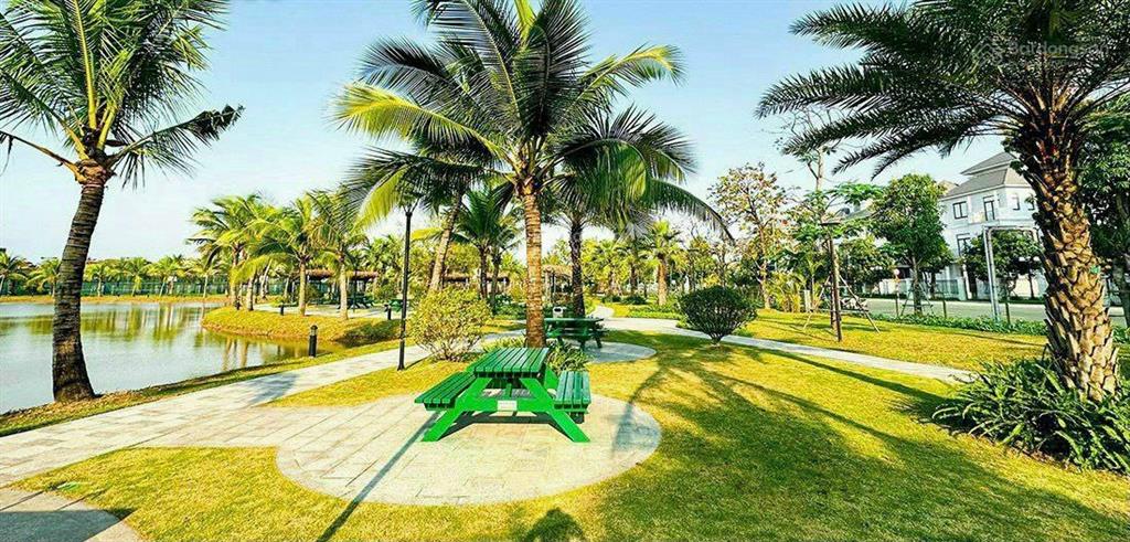 Anh sếp gửi bán căn góc siêu phẩm nổi bật vinhomes green villas, view hồ, view công viên, thoáng