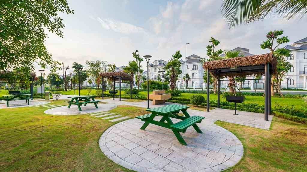 Anh sếp gửi bán căn góc siêu phẩm nổi bật vinhomes green villas, view hồ, view công viên, thoáng