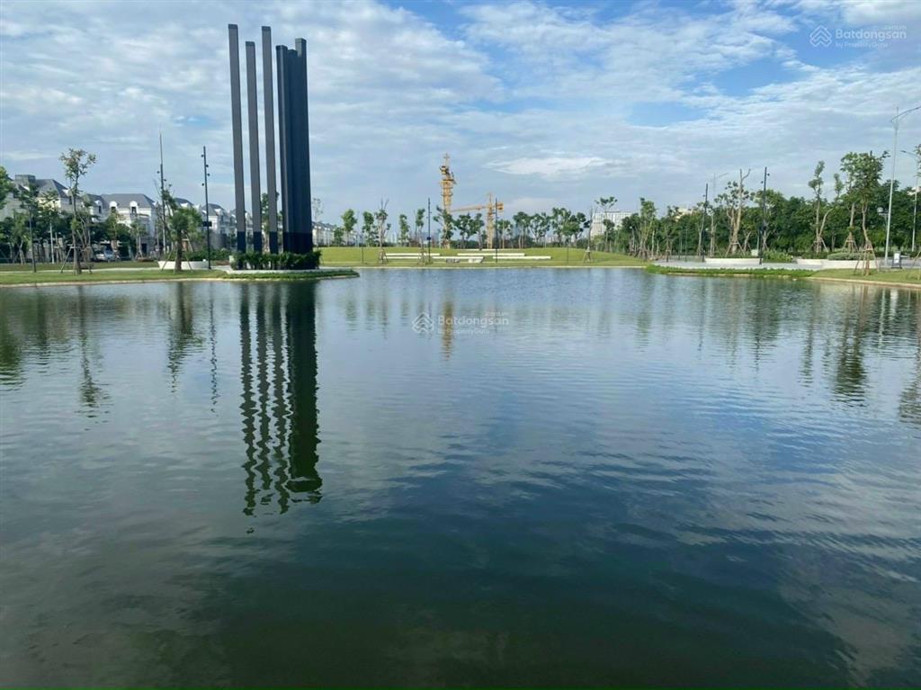 Chính chủ bán liền kề 80m2  17 tỷ (view kênh) xây 4 tầng siêu vip (giá vùng đáy) 1 căn hiếm có