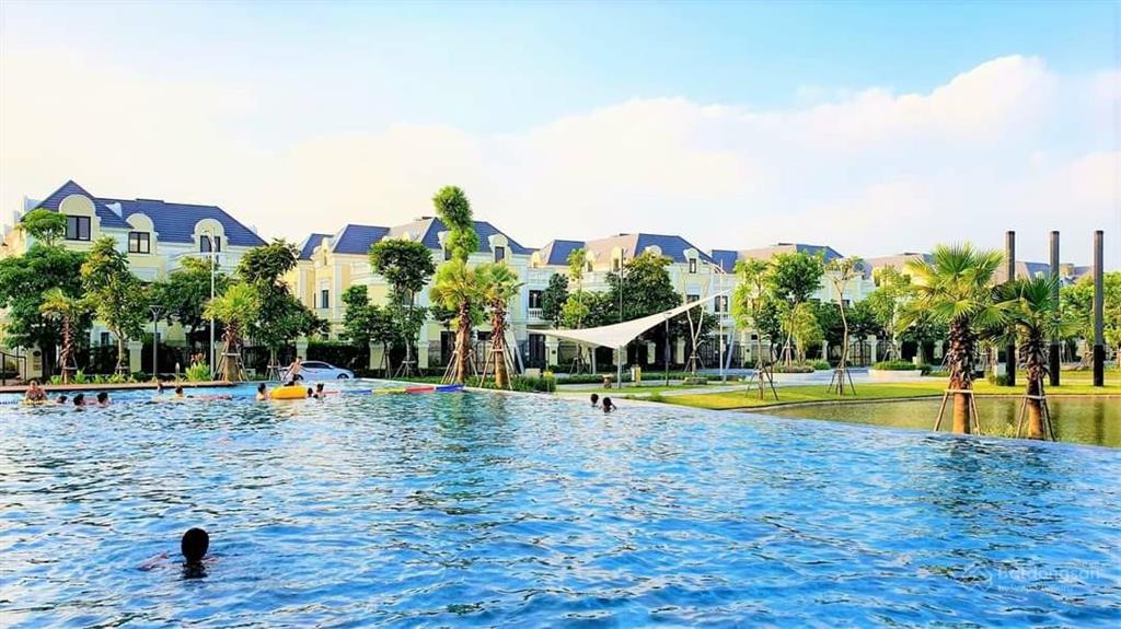 Chính chủ bán liền kề 80m2  17 tỷ (view kênh) xây 4 tầng siêu vip (giá vùng đáy) 1 căn hiếm có