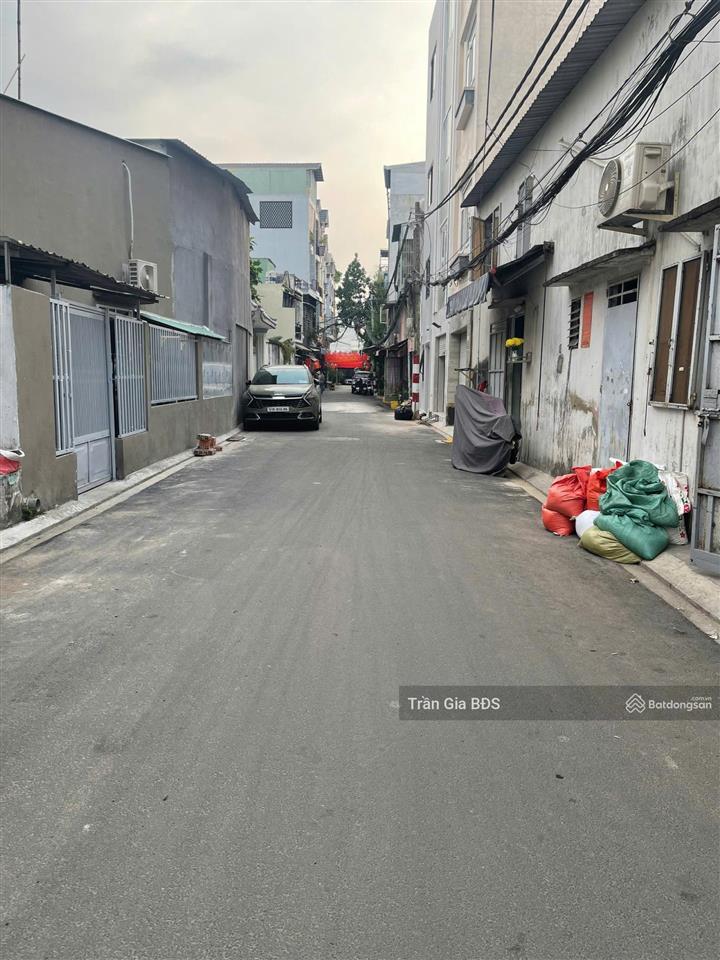 Nhà hẻm 8m  dt 4mx14m có hẻm sau xe hơi thoải mái  6,5 tỷ tl