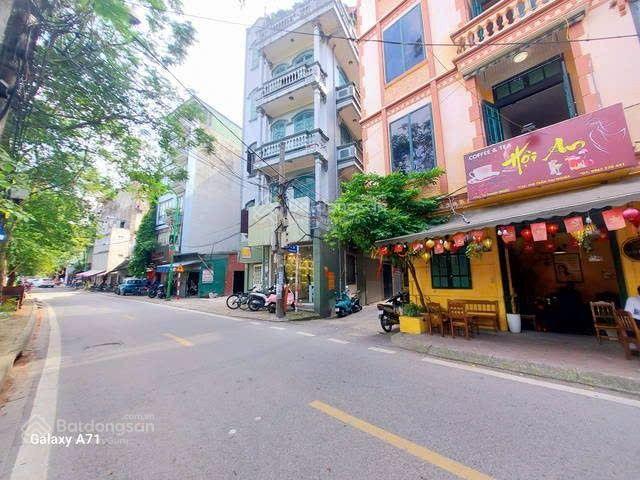 Cho thuê cửa hàng cà phê 4 tầng lô góc trung tâm hai bà trưng