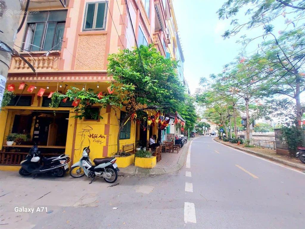 Cho thuê cửa hàng cà phê 4 tầng lô góc trung tâm hai bà trưng