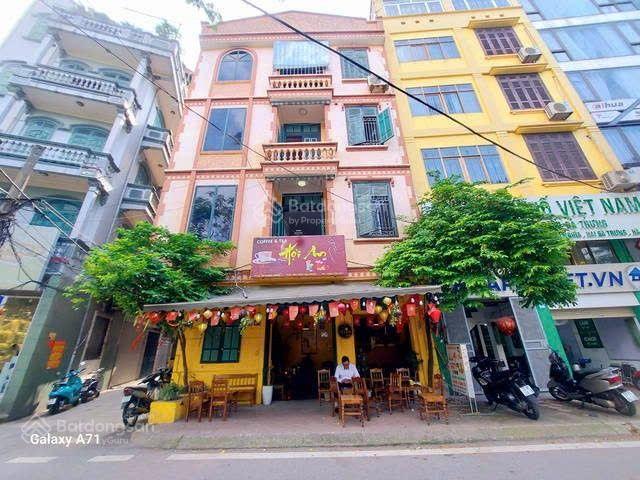 Cho thuê cửa hàng cà phê 4 tầng lô góc trung tâm hai bà trưng