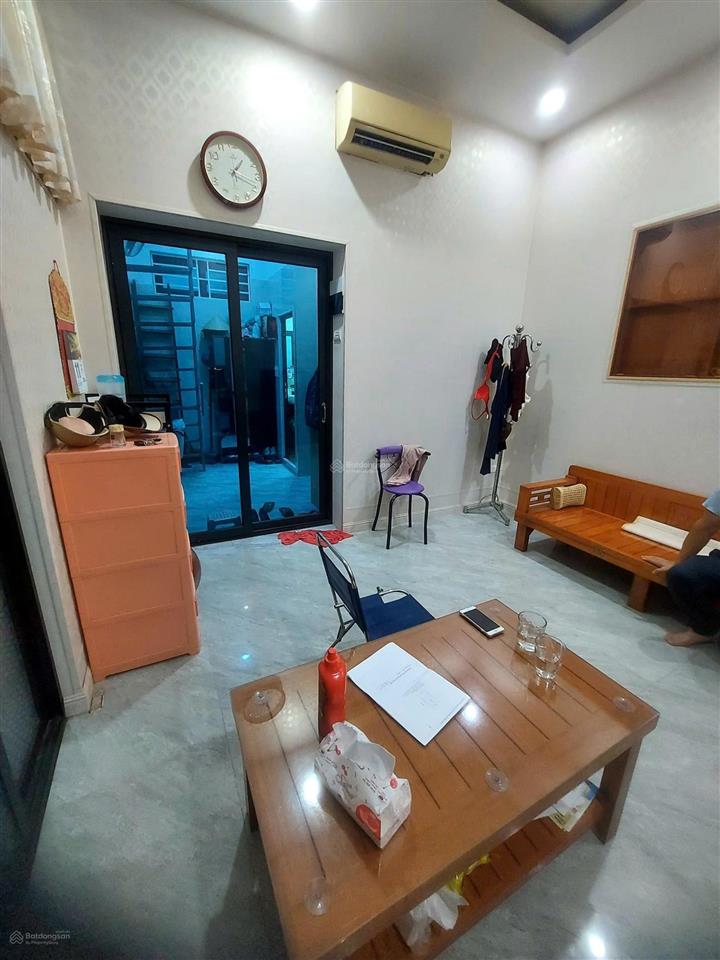 Bán nhà 3 tầng trung tâm quận hai bà trưng phố minh khai giá nhỉnh 4 tỷ.