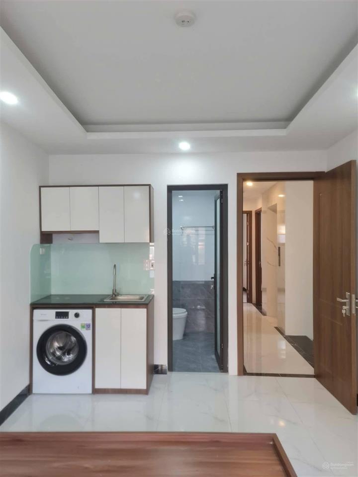 Cần bán nhà gấp bạch mai quậ7n hai bà trưng 7 tầng thang máy
giá chào mới chỉ nhỉnh 20 tỷ