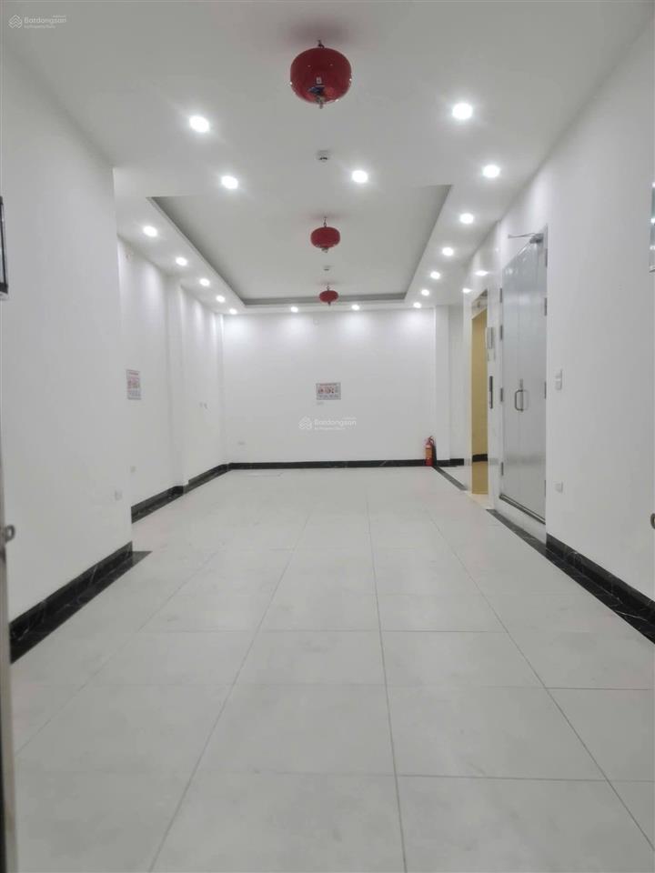 Cần bán nhà gấp bạch mai quậ7n hai bà trưng 7 tầng thang máy
giá chào mới chỉ nhỉnh 20 tỷ