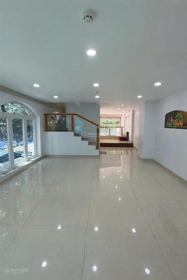 Mr.trung  cho thuê mbkd gần vista veder, thạch mỹ lợi, quận 2. giá chỉ 28 triệu/tháng, dt 150m2