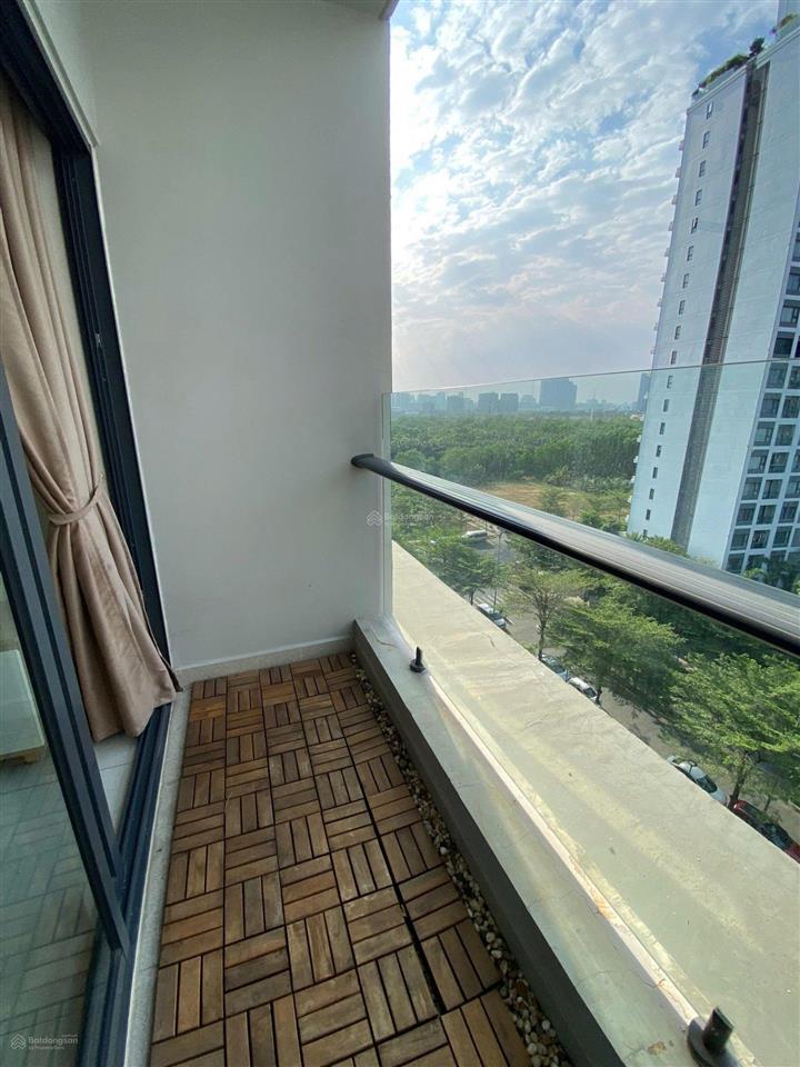 Mr. trung  cần bán ch 1pn  1wc 52m2 có ban công + bồn tắm nằm. chỉ 5,6 tỷ all in
