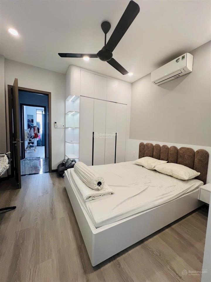 Chính chủ gửi bán gấp căn nhà đường calmette, quận 1, 45m2, 4 tầng, 3pn 3wc, hẻm trước nhà 4m