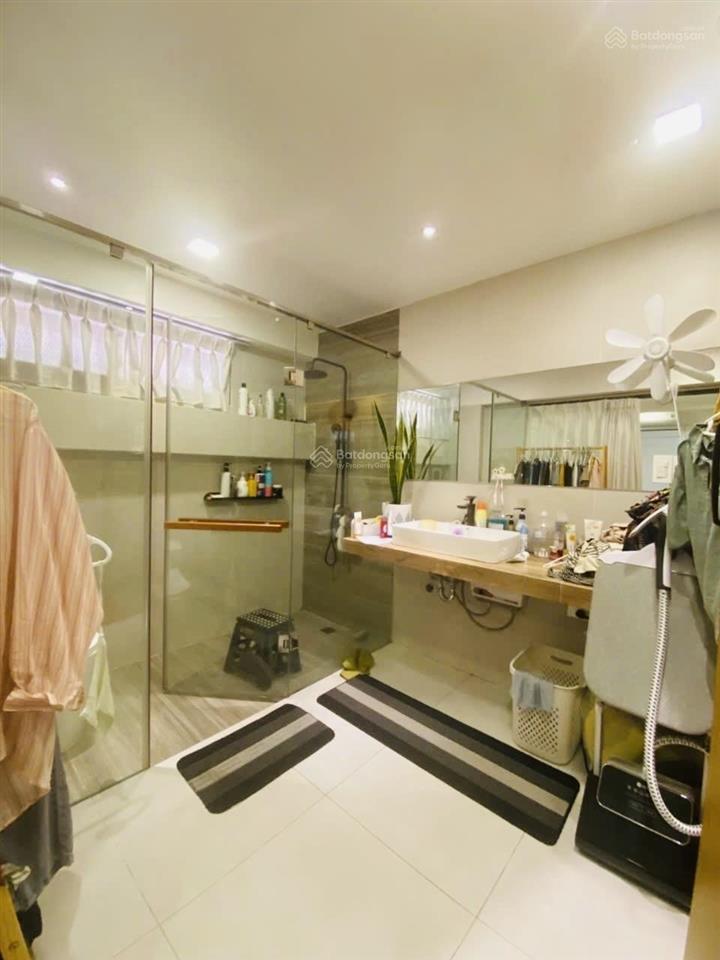 Kẹt vốn kinh doanh nên cần bán gấp, căn hộ chung cư phạm viết chánh, bt 100m2, 3pn, 3wc, giá tốt