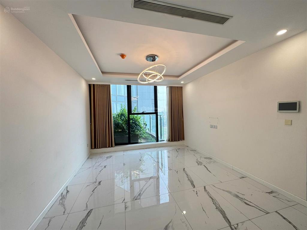 Chị gái cần cho thuê căn 3 ngủ sunshine city nội thất nguyên bản giá 22 triệu/tháng