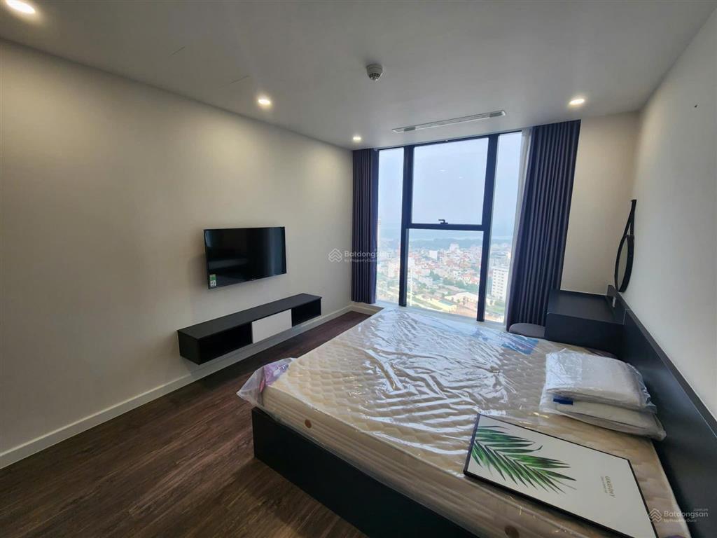 3 phòng ngủ 105m2 đang trống tìm khách vào luôn với mức giá 2x triệu/ tháng