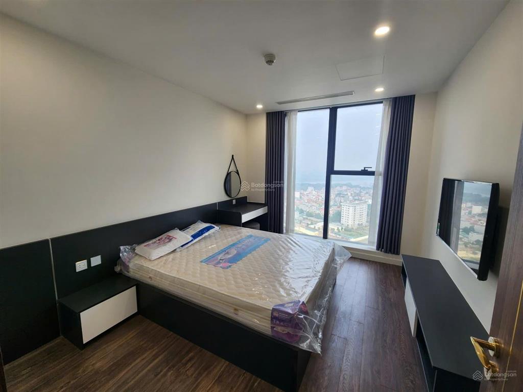 3 phòng ngủ 105m2 đang trống tìm khách vào luôn với mức giá 2x triệu/ tháng