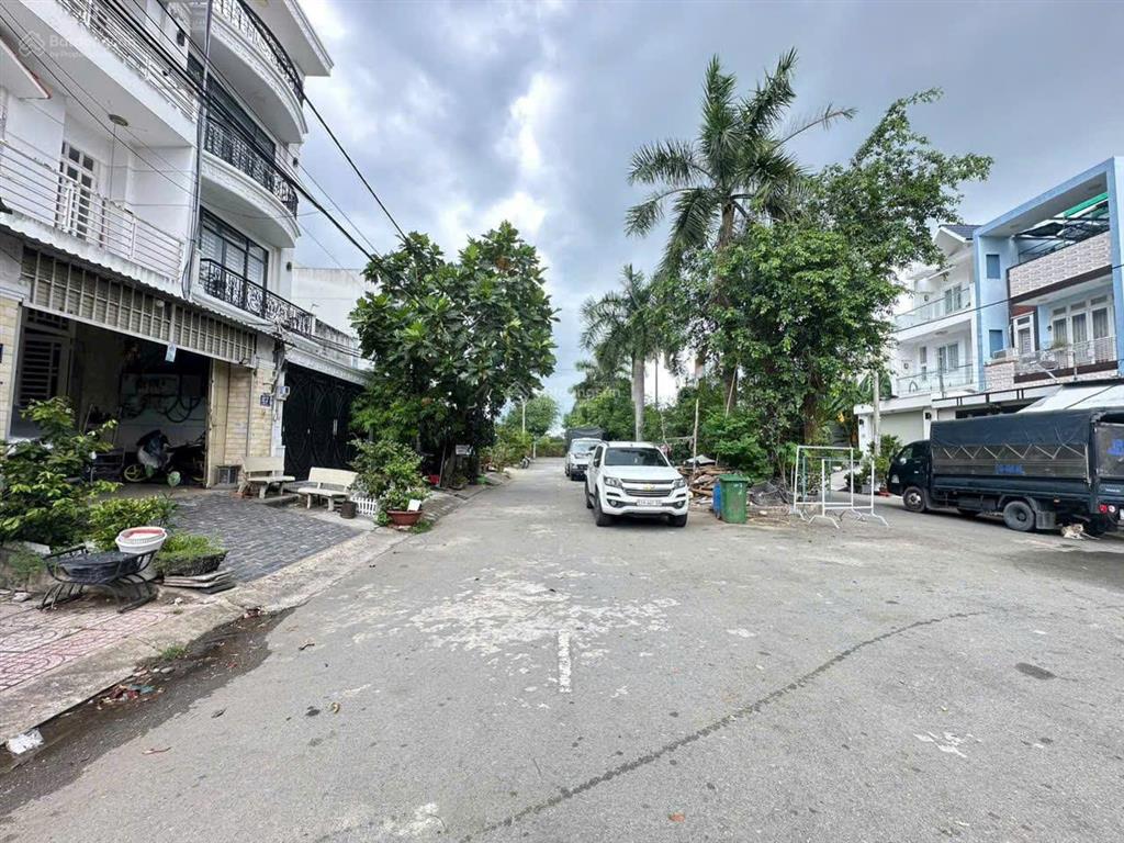 Cần bán gấp lô đất 100m2, khu dân cư tân kiên, ngay ql1a, khu dân cư đông đúc, sổ riêng, 4 tỷ 580tr