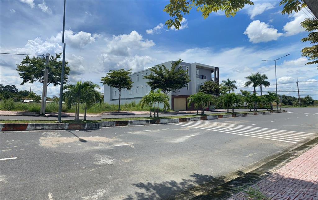 Bán đất khu dân cư sân bay lt, mt dt769 chính chủ 80m2 đất thổ cư, xây dựng tự do, giá 2 tỷ 350tr