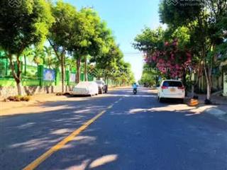 Siêu hiếm. cặp lô góc dt khủng hơn 300m2 đường 10m5 thông ra biển chỉ 300m