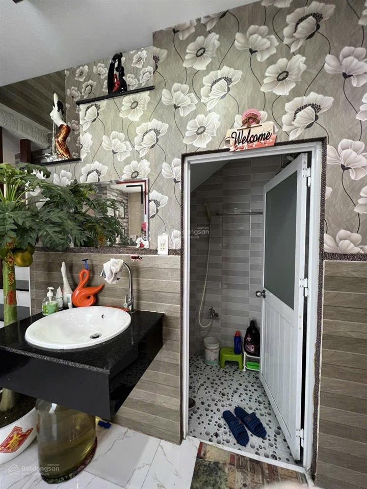 Nhà hẻm ô tô thông giá cực tốt phú thọ hoà sát tân bình56 m2 vuông vức chỉ 6 tỷ nhẹ!