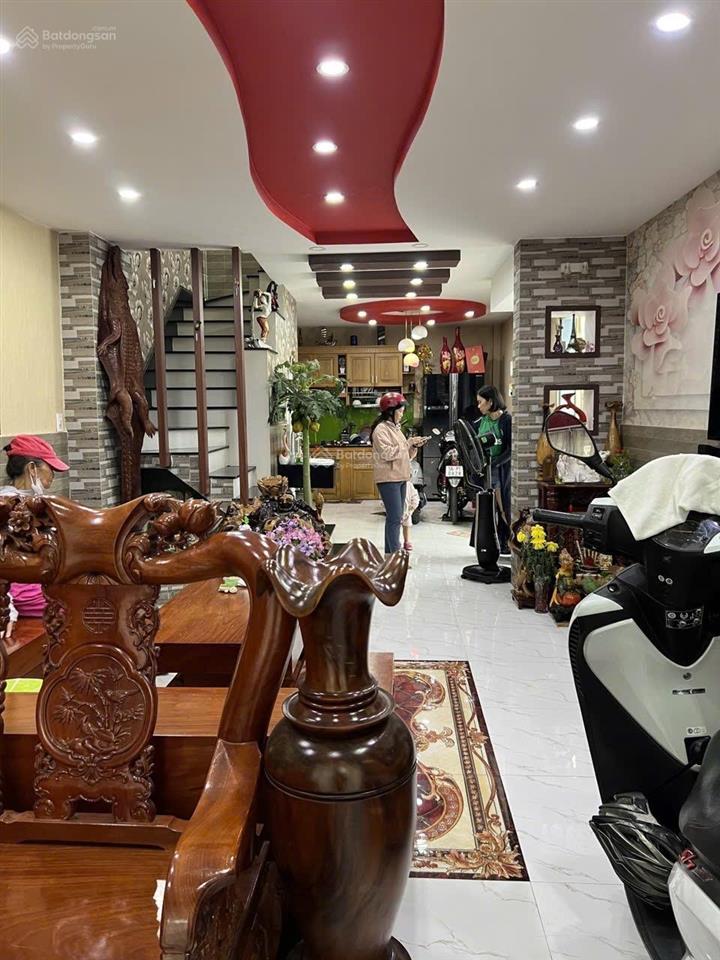 Nhà hẻm ô tô thông giá cực tốt phú thọ hoà sát tân bình56 m2 vuông vức chỉ 6 tỷ nhẹ!