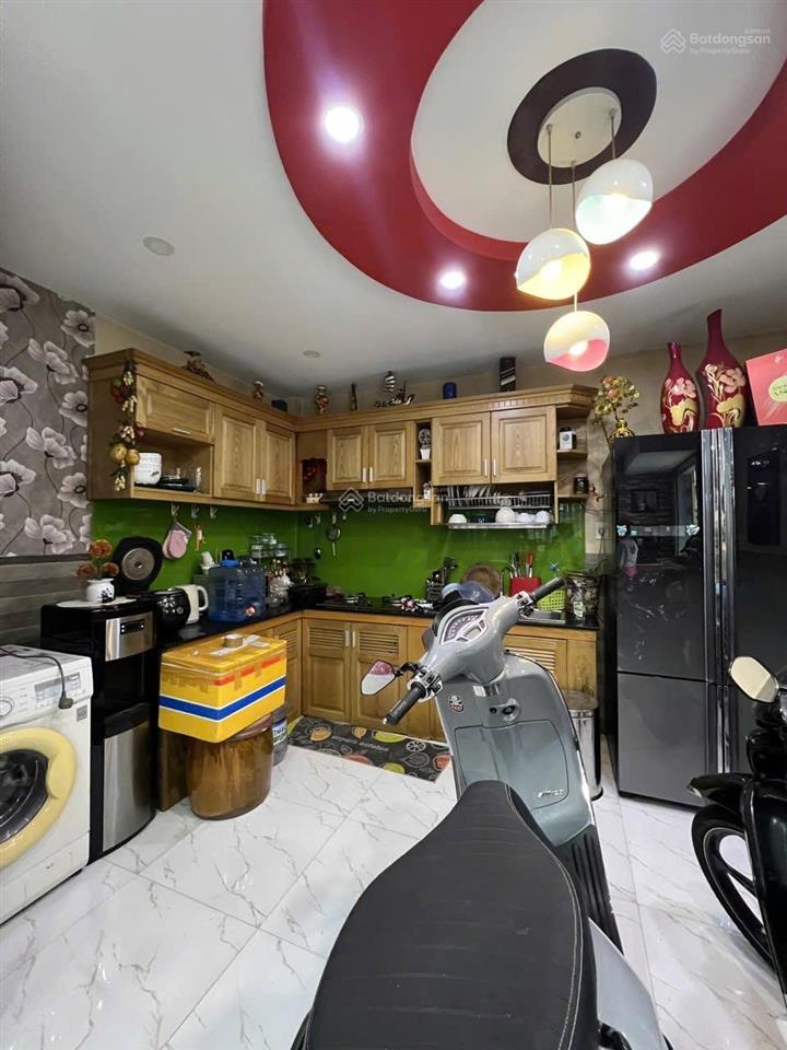 Nhà hẻm ô tô thông giá cực tốt phú thọ hoà sát tân bình56 m2 vuông vức chỉ 6 tỷ nhẹ!