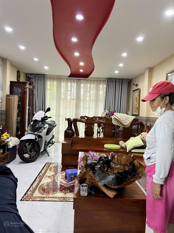 Nhà hẻm ô tô thông giá cực tốt phú thọ hoà sát tân bình56 m2 vuông vức chỉ 6 tỷ nhẹ!