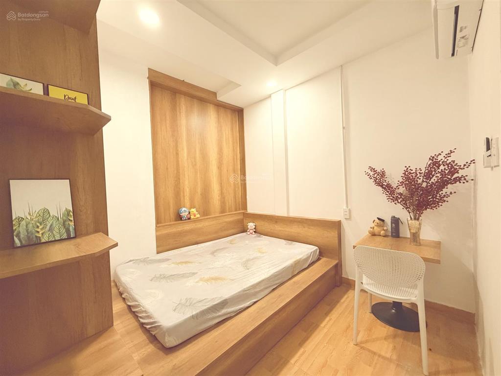 2 phòng ngủ đẹp, ban công trung tâm bàu cát, tân bình dh văn hiến quận 3,10,11 sát bên ở 4 bạn!