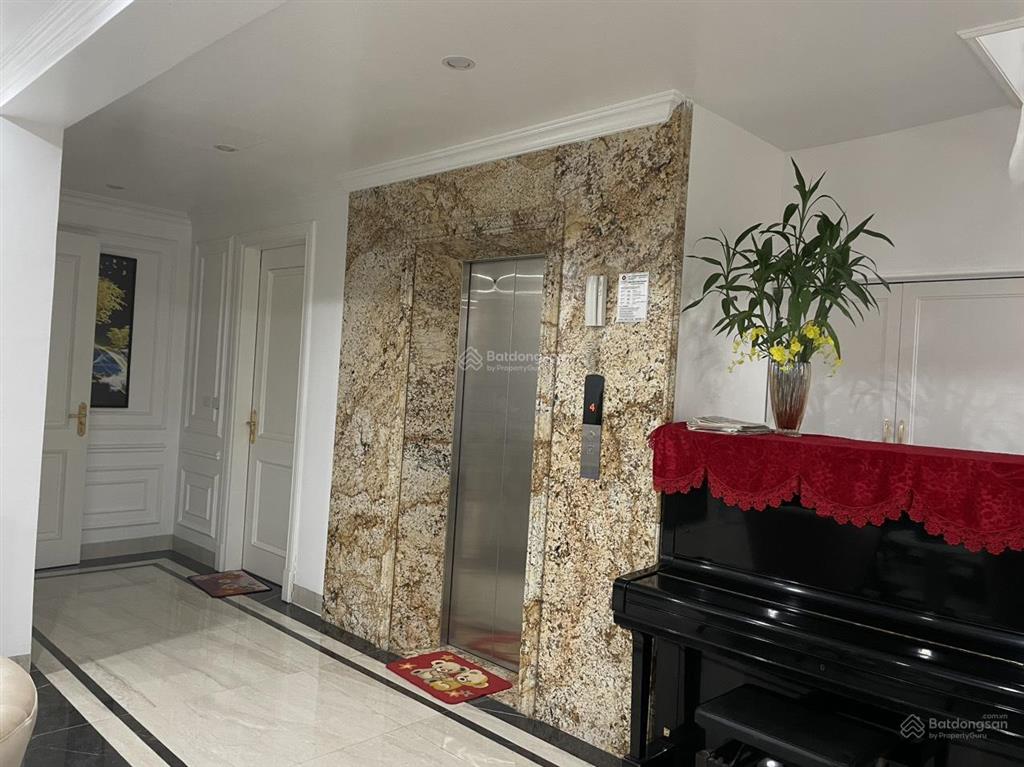 Bán biệt thự sân vườn khu nhà ở quốc hội, 190m², lô góc, 4 tầng, mặt tiền 10m.
