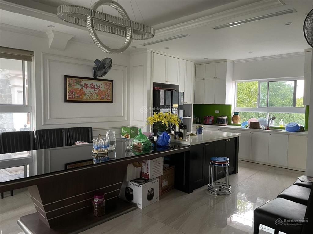 Bán biệt thự sân vườn khu nhà ở quốc hội, 190m², lô góc, 4 tầng, mặt tiền 10m.