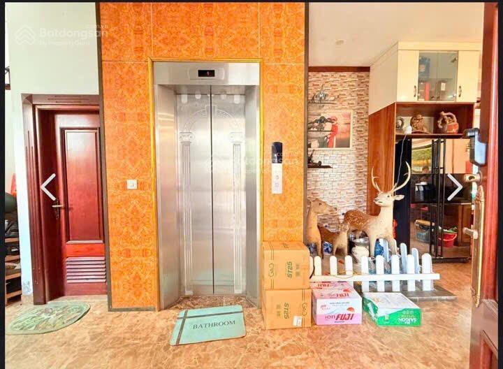 Bán nhà 7 tầng thang máy, 56m2 mặt phố huế . phù hợp kinh doanh văn phòng, spa, nha khoa vip.