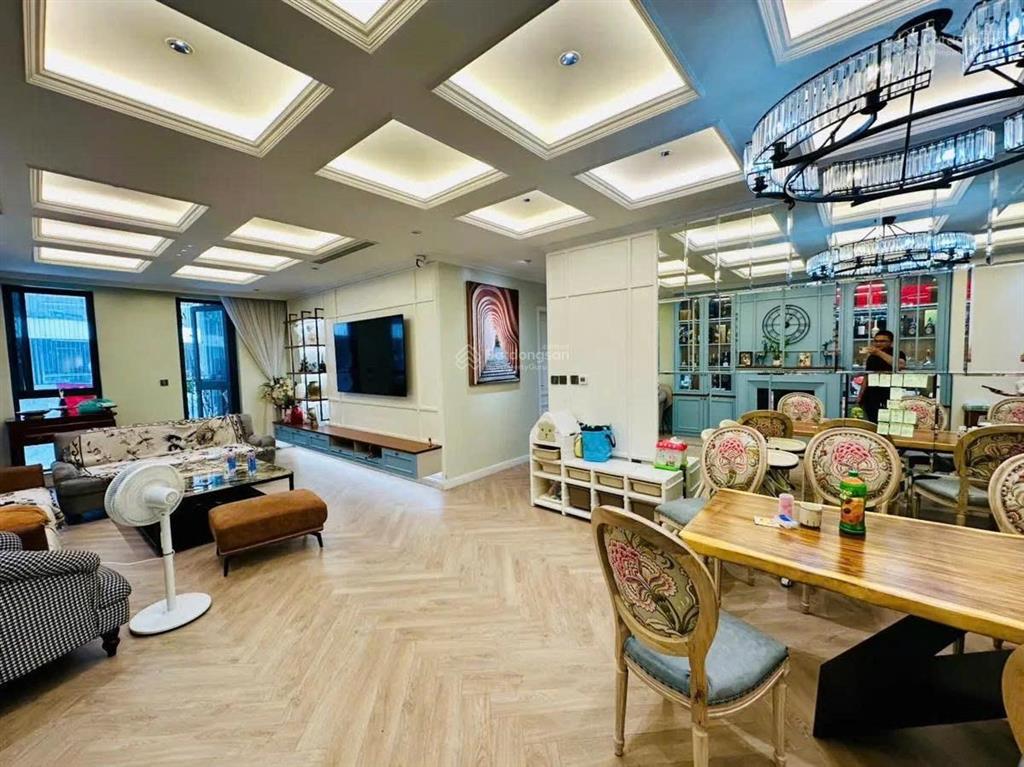 Bán căn 210m2 siêu vip tòa tsq euroland làng việt kiều châu âu euroland, 4pn 3wc full nội thất xịn